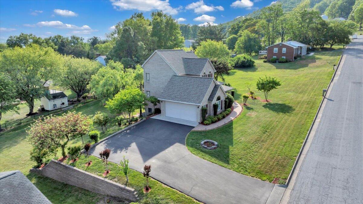 3924 Poplar Grove DR