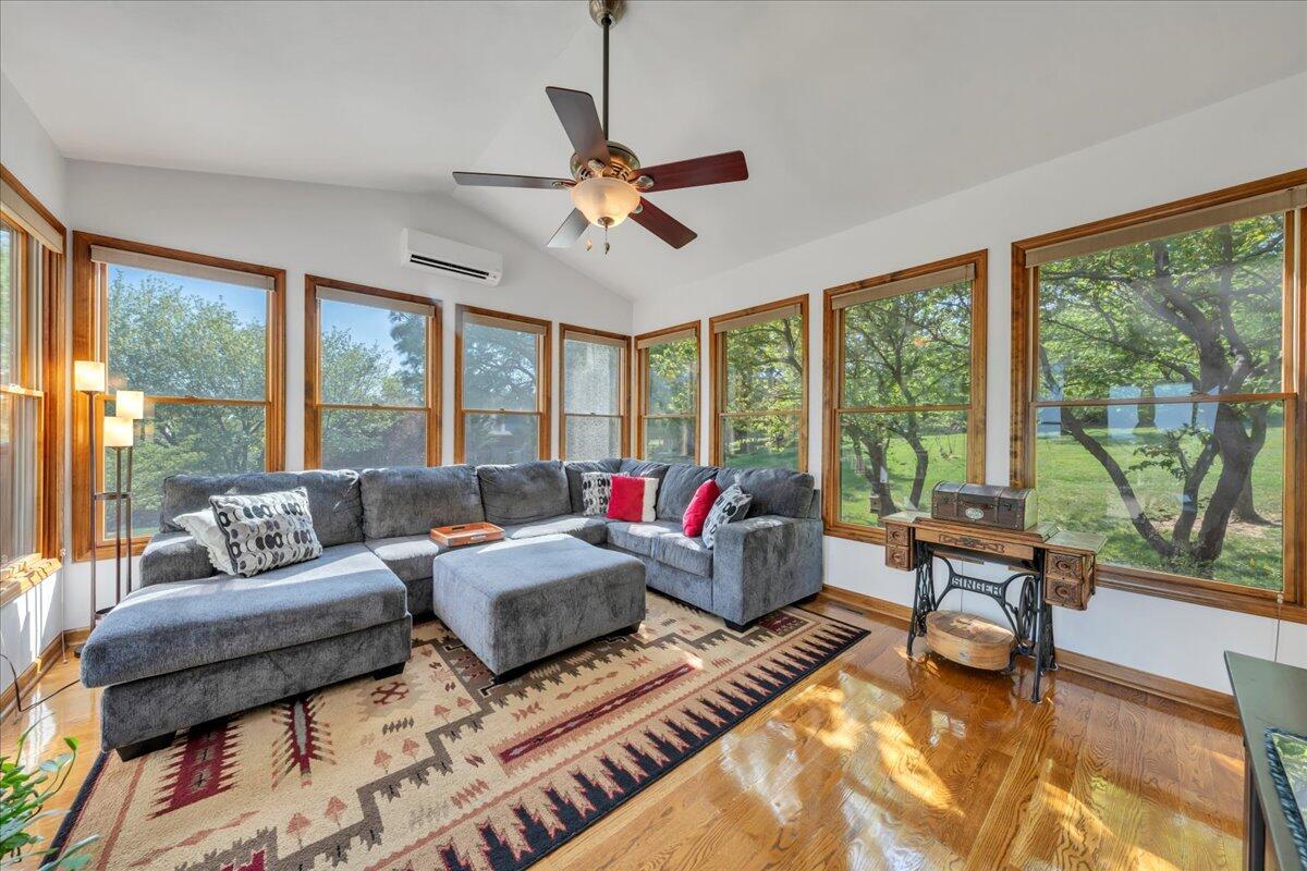 3924 Poplar Grove DR