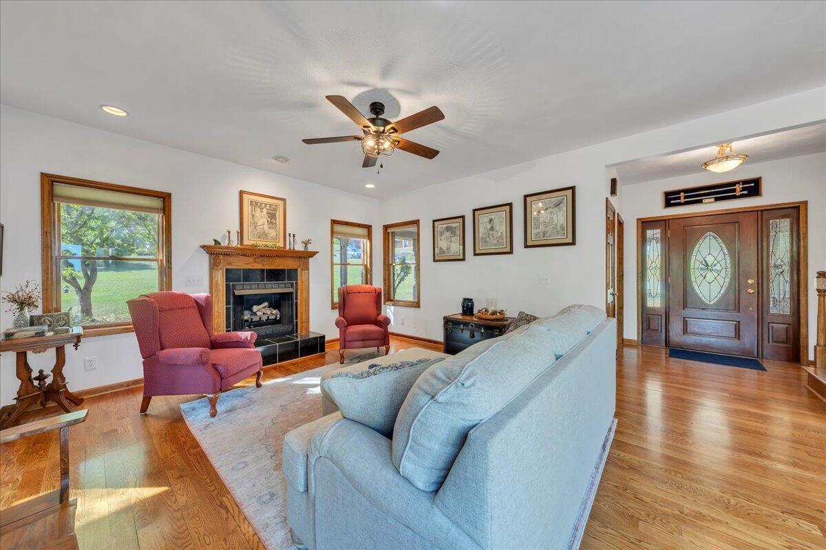 3924 Poplar Grove DR
