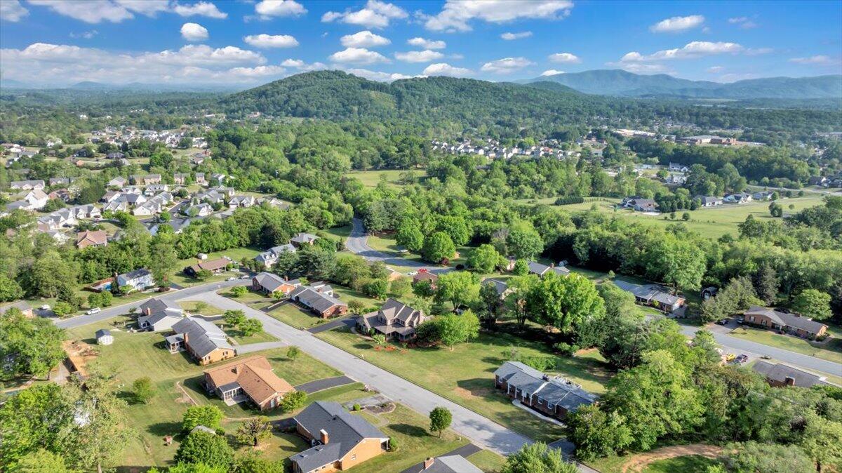 3924 Poplar Grove DR