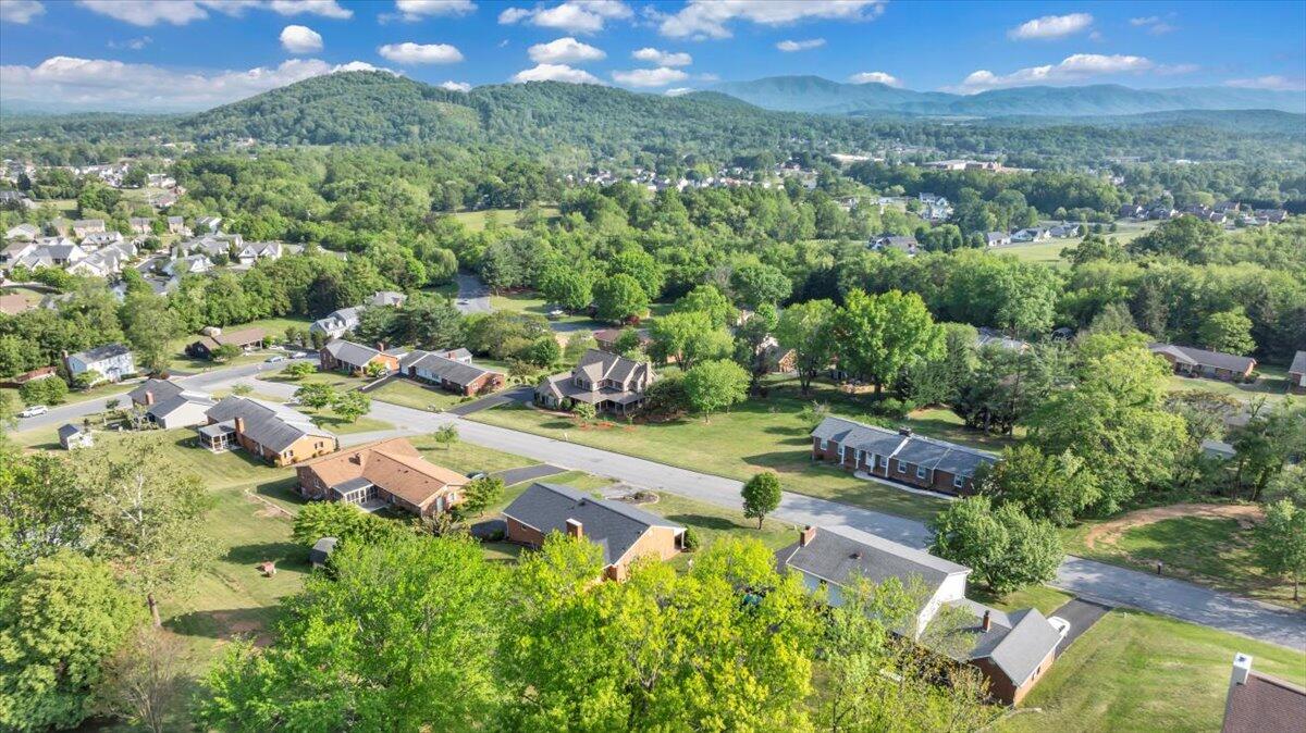 3924 Poplar Grove DR