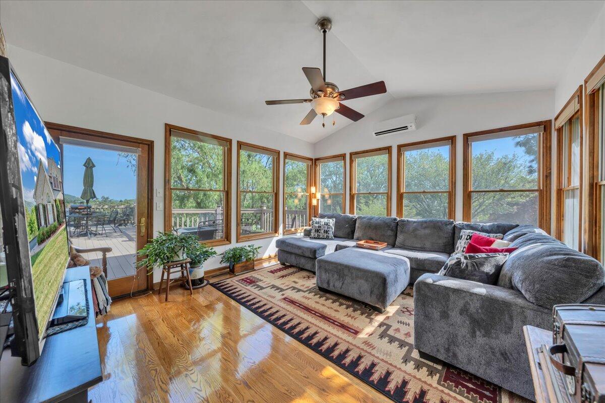 3924 Poplar Grove DR