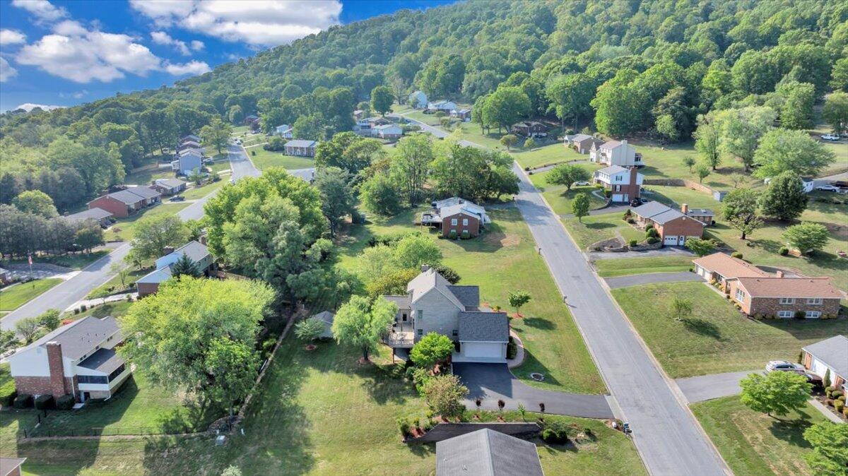 3924 Poplar Grove DR