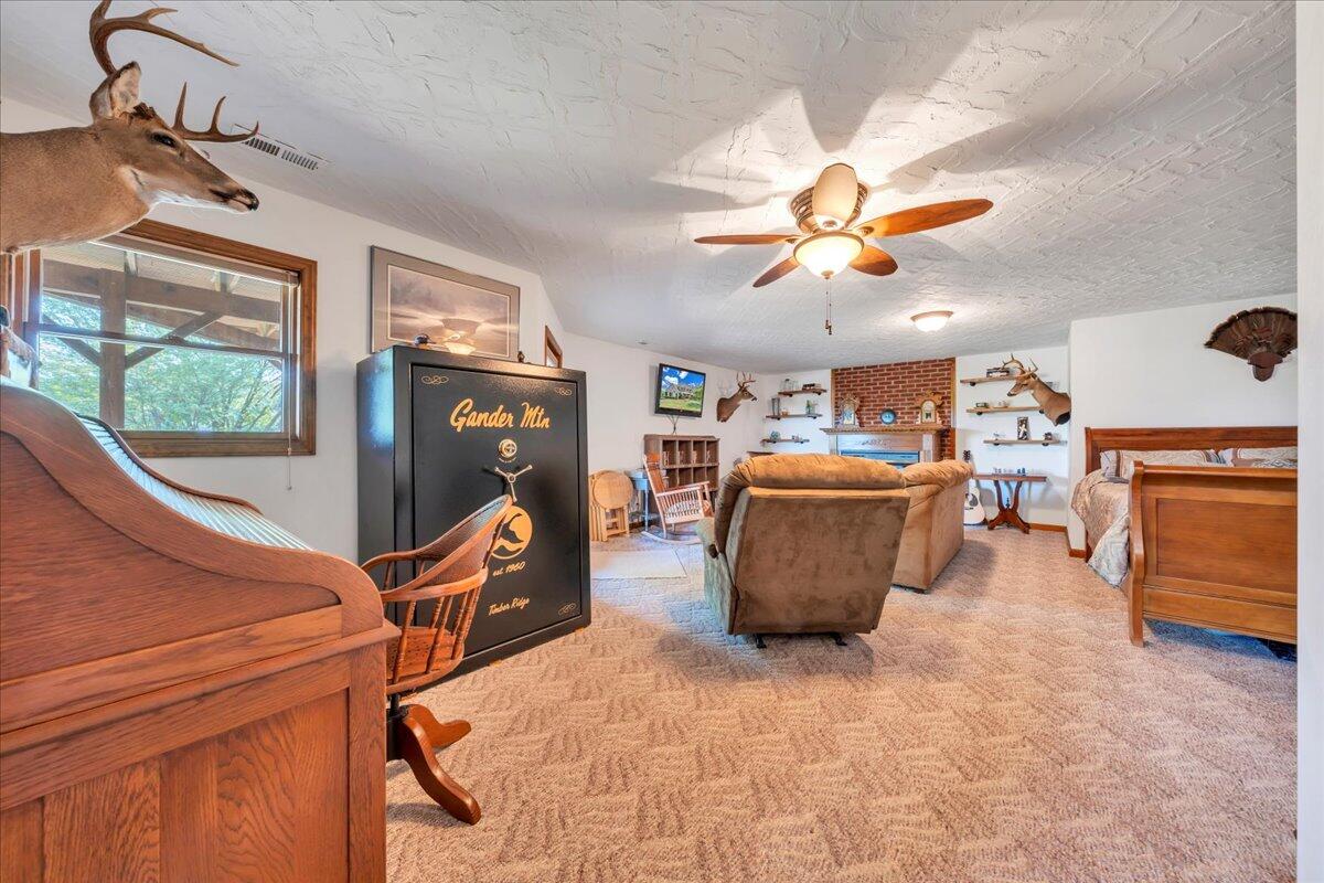 3924 Poplar Grove DR