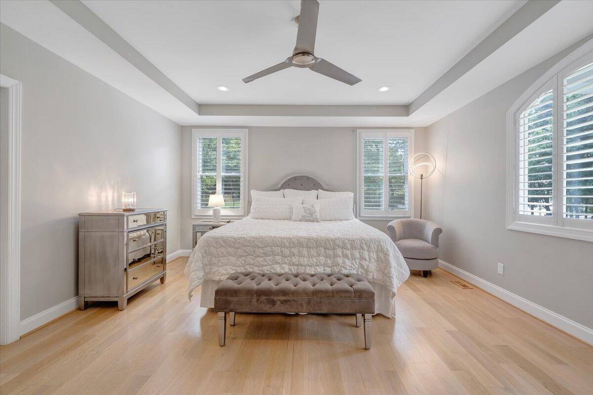 400 Heather LN