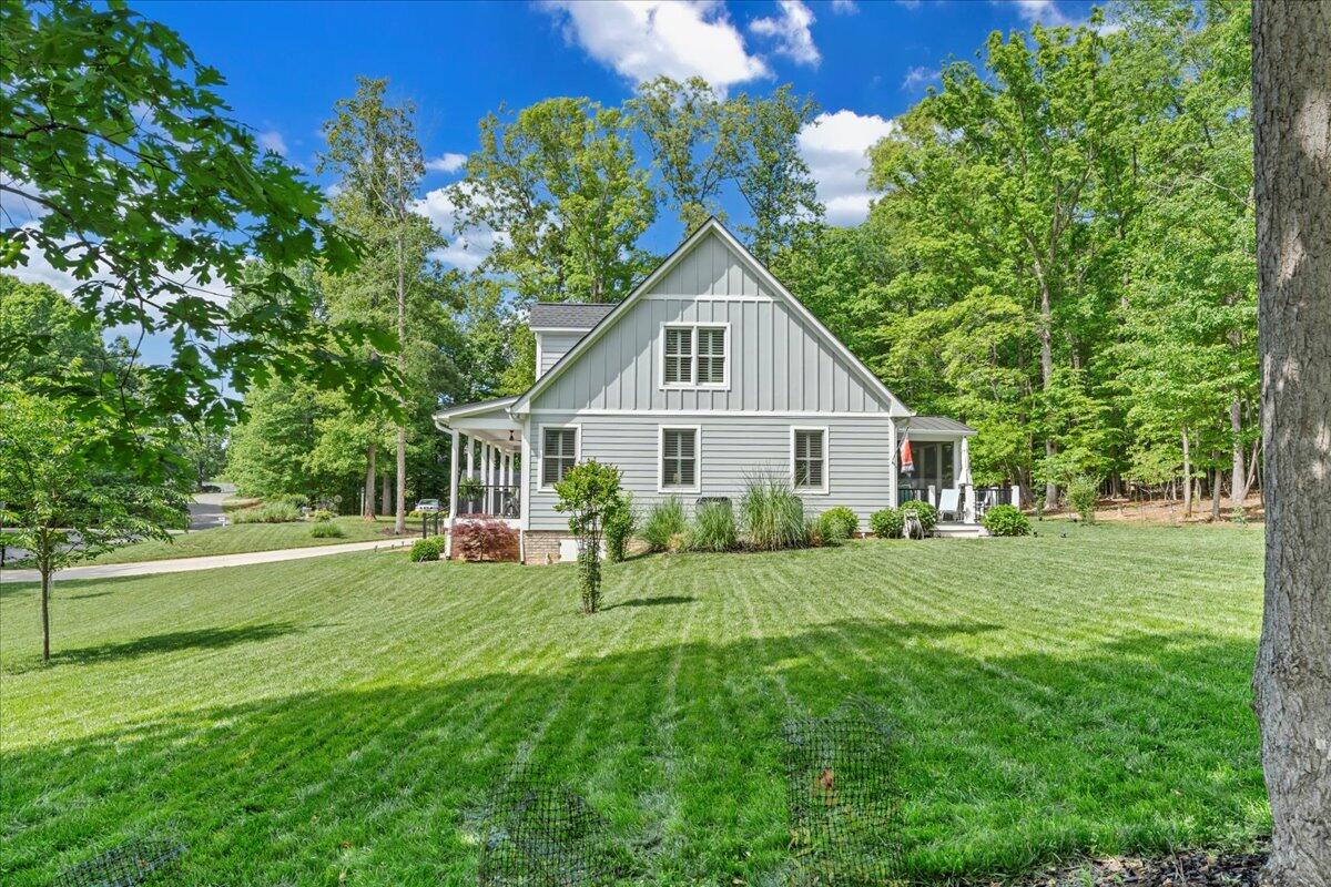 400 Heather LN