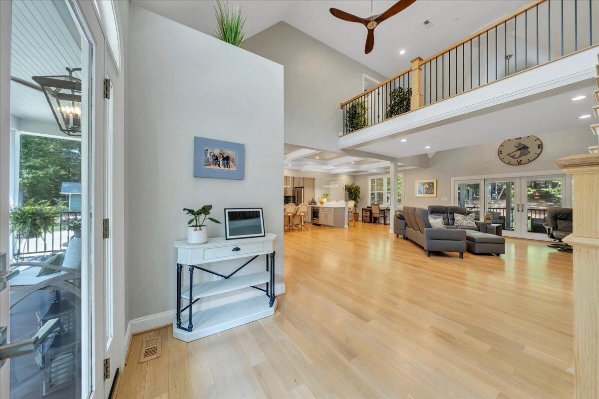 400 Heather LN