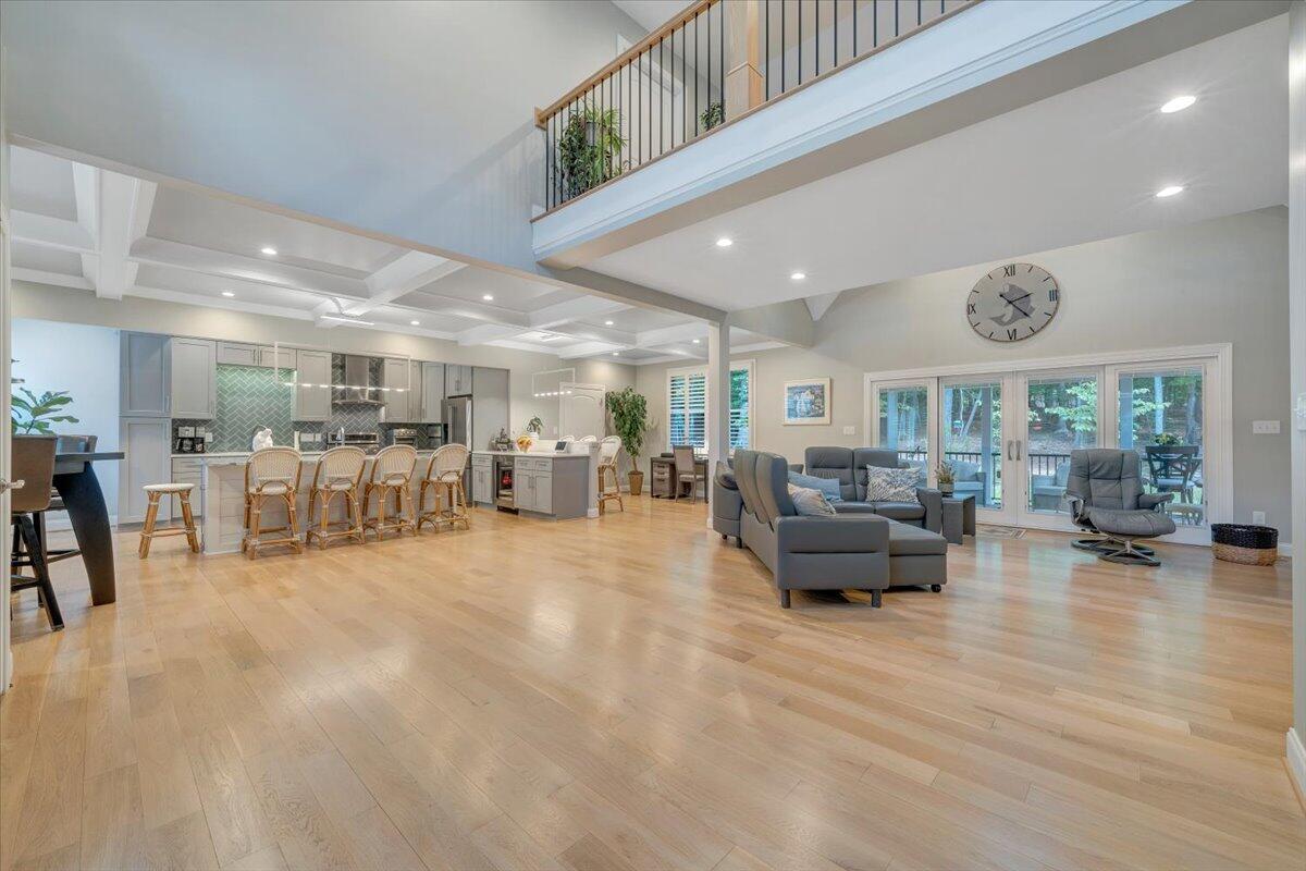 400 Heather LN
