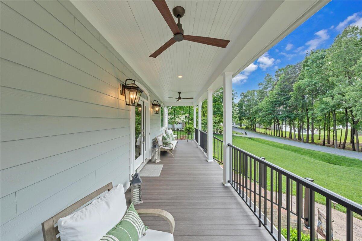 400 Heather LN