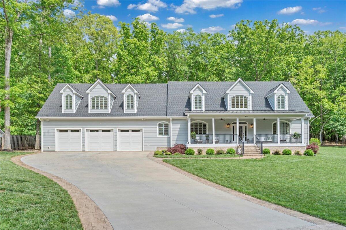 400 Heather LN