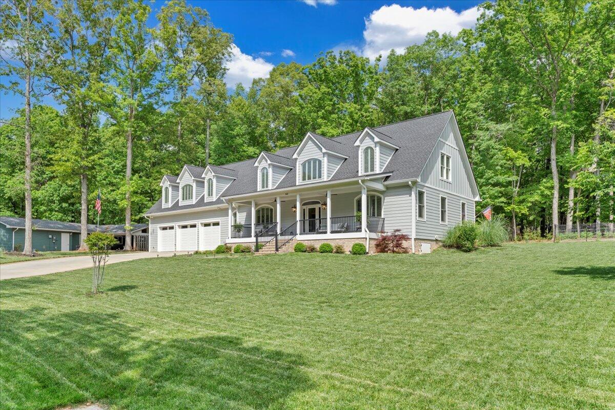 400 Heather LN