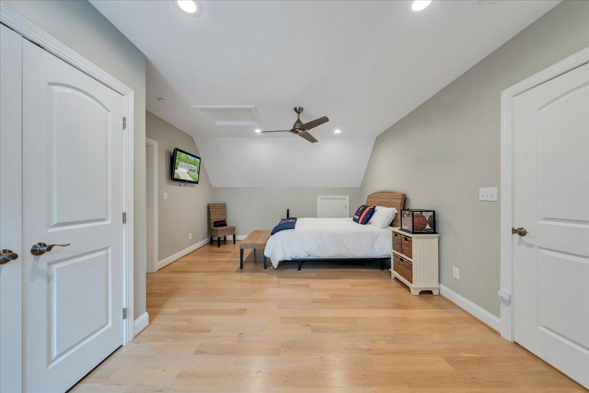 400 Heather LN