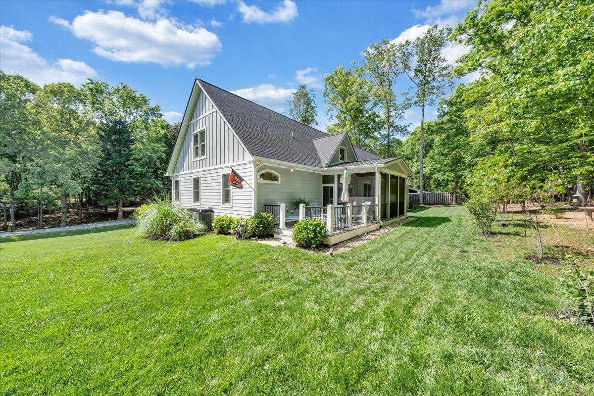 400 Heather LN
