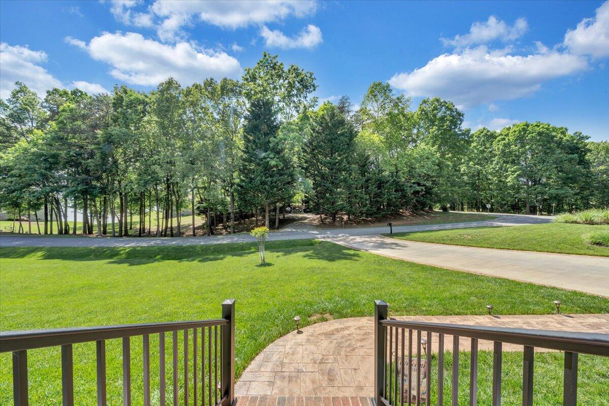 400 Heather LN