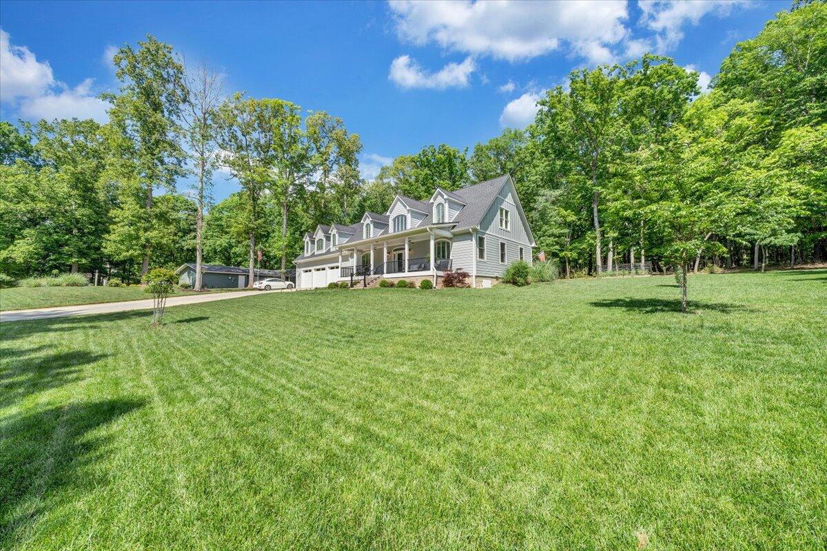 400 Heather LN