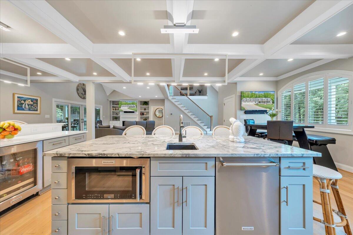 400 Heather LN