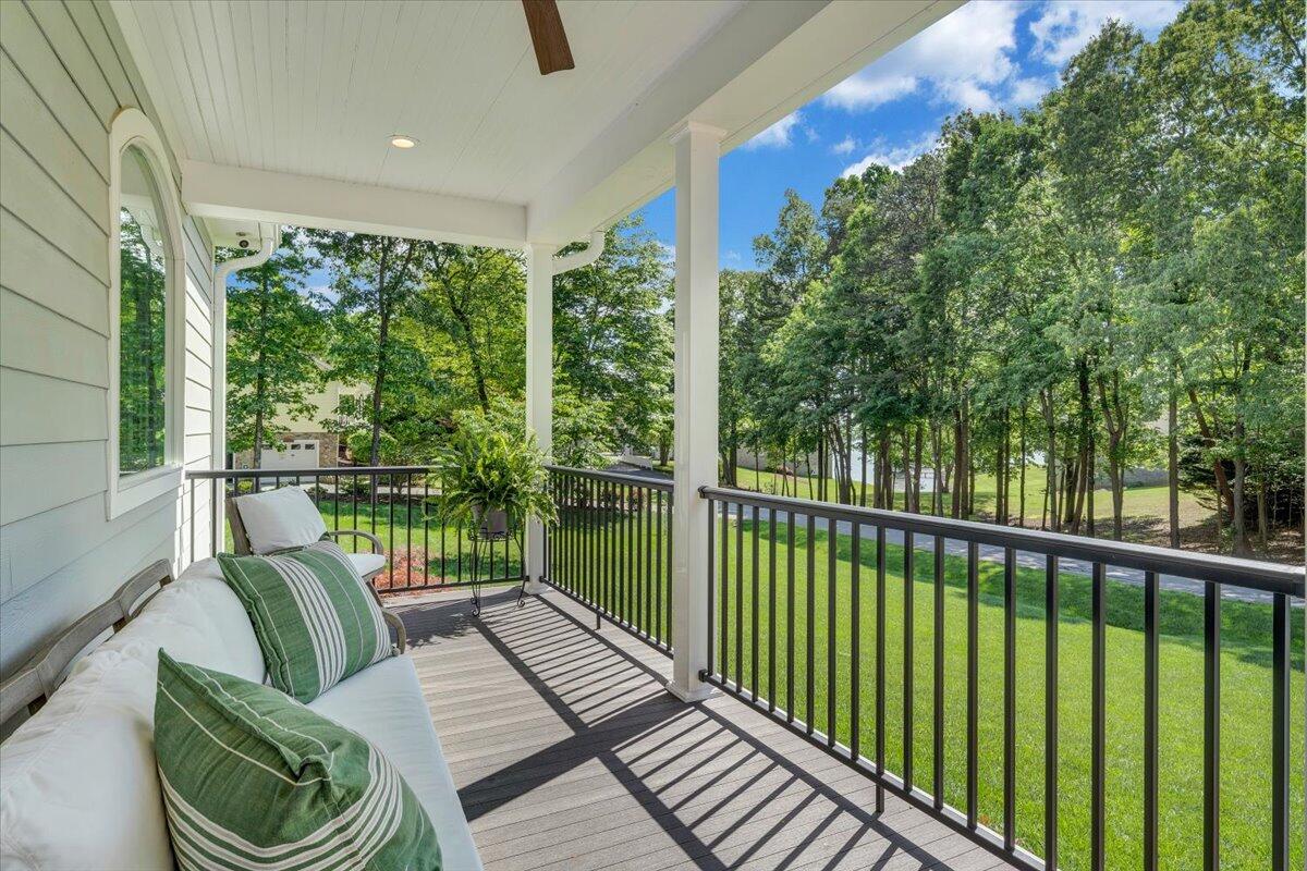 400 Heather LN
