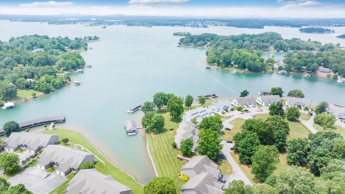 400 Heather LN