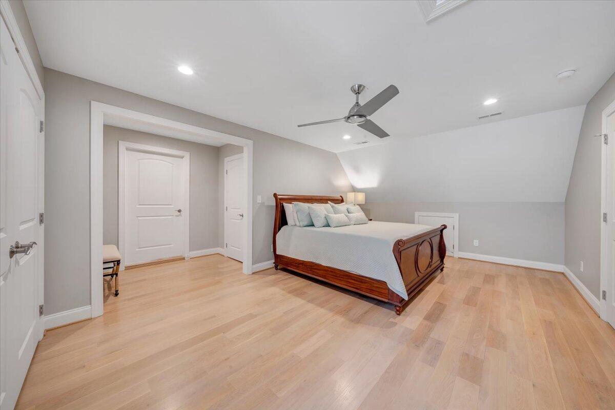 400 Heather LN
