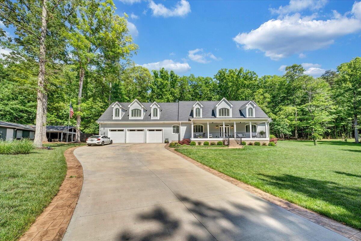 400 Heather LN