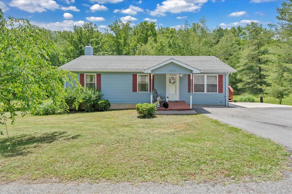 1793 Sandy Level RD