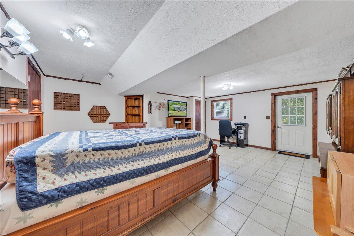 1793 Sandy Level RD