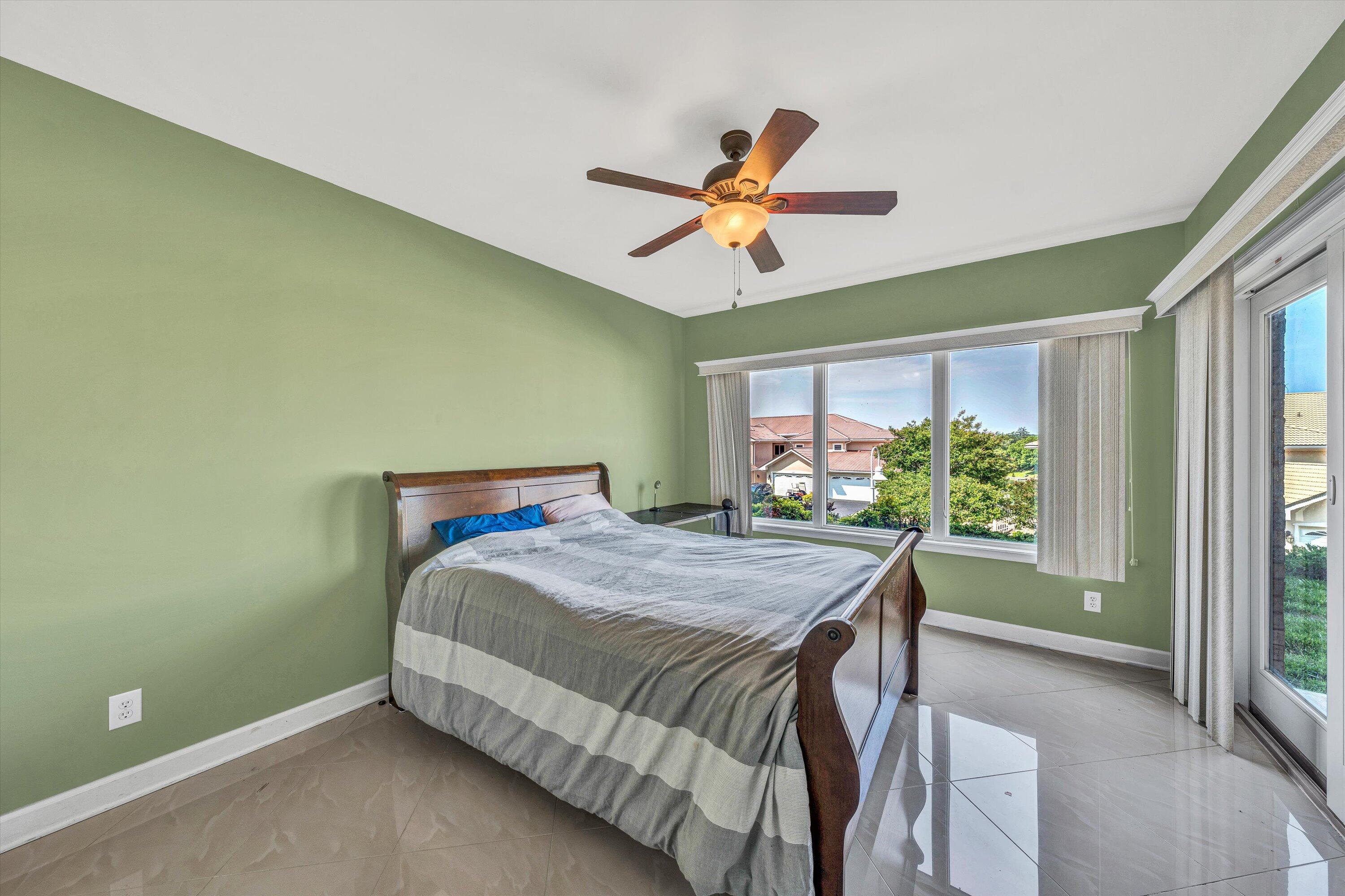 1066 Siesta Key CT