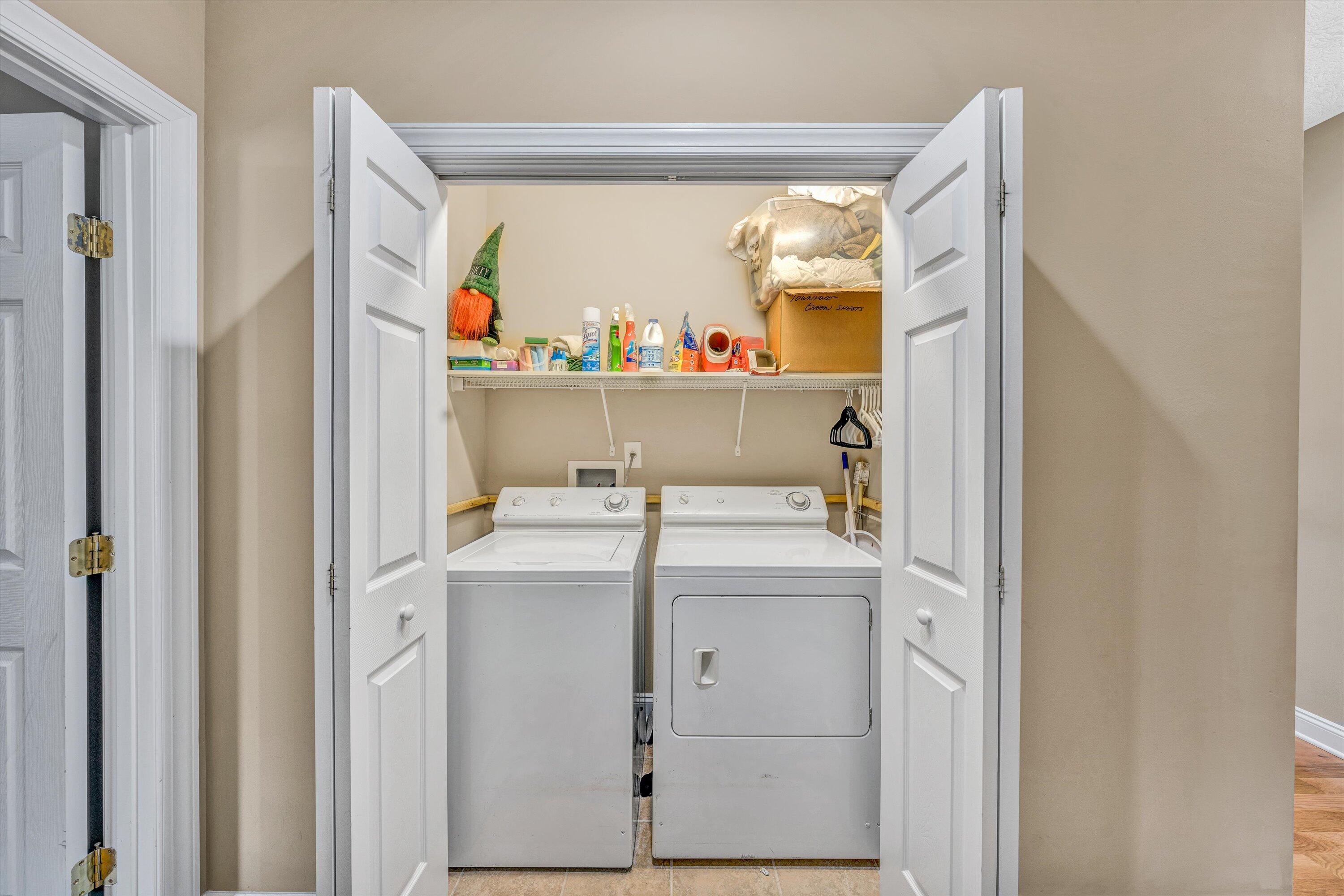 1066 Siesta Key CT