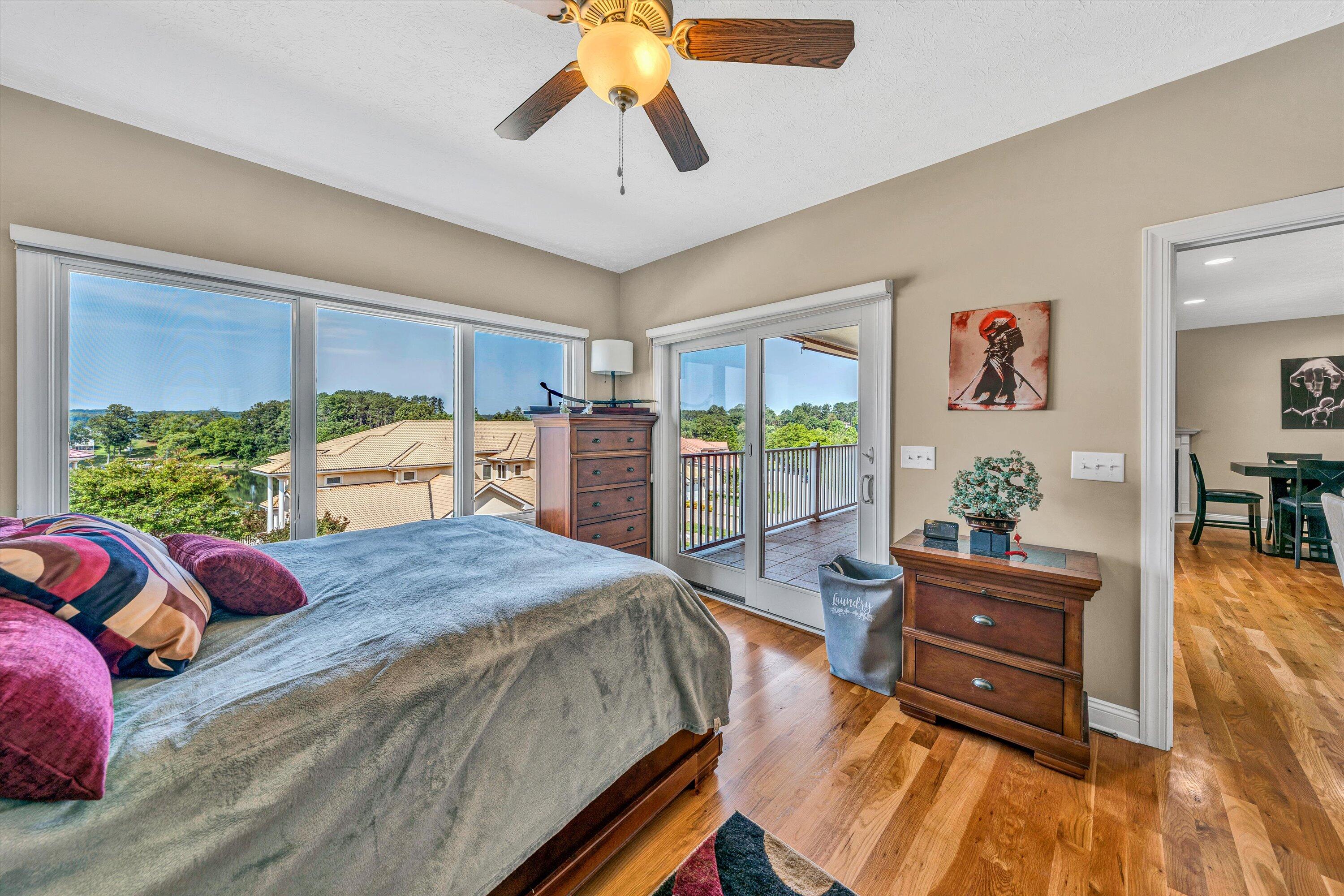 1066 Siesta Key CT
