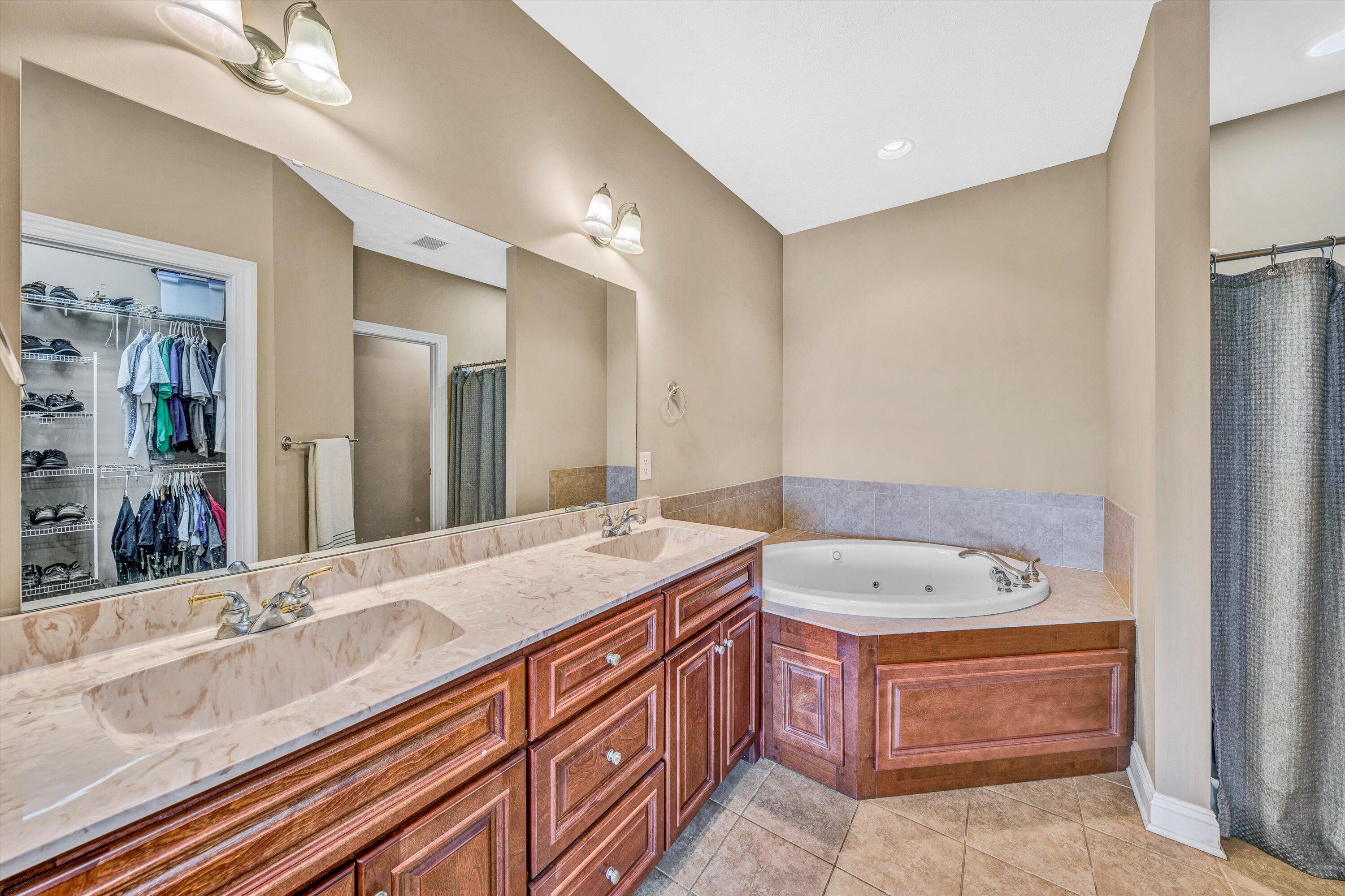 1066 Siesta Key CT