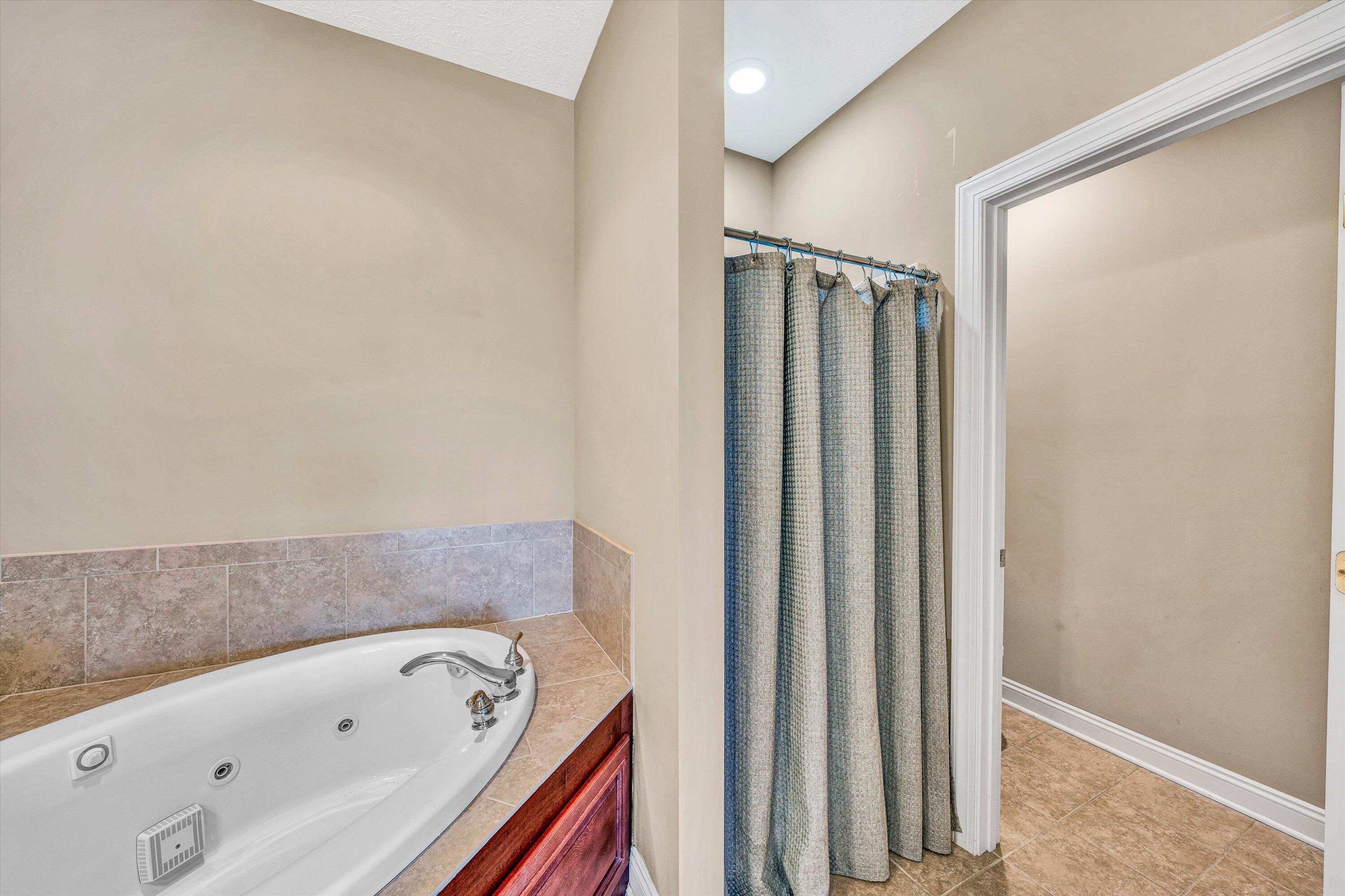 1066 Siesta Key CT