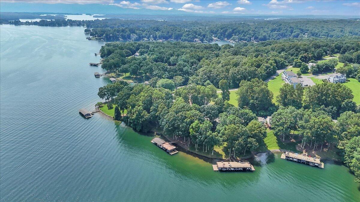30 Windlass Pointe DR