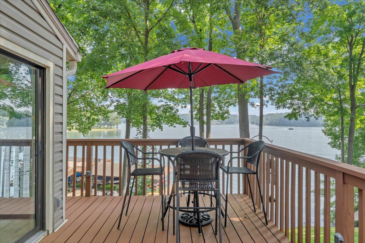 30 Windlass Pointe DR