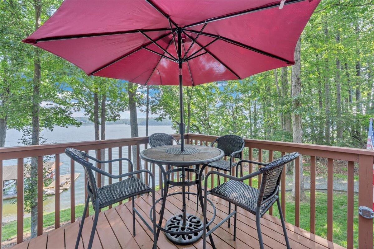 30 Windlass Pointe DR