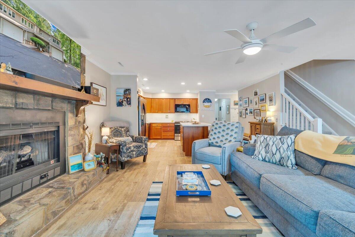 30 Windlass Pointe DR