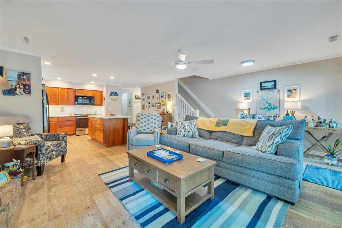 30 Windlass Pointe DR