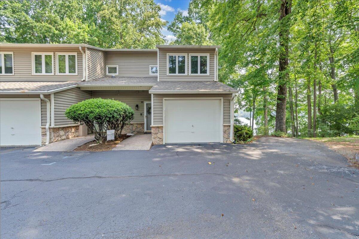 30 Windlass Pointe DR