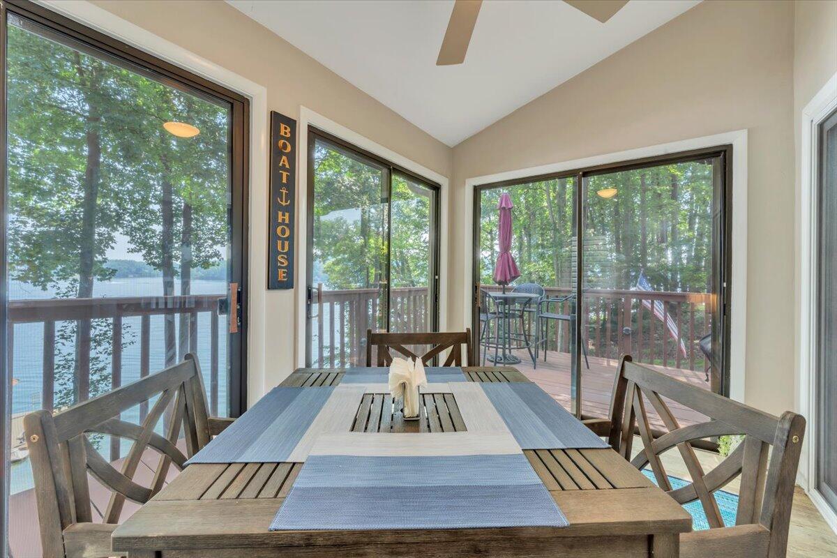30 Windlass Pointe DR