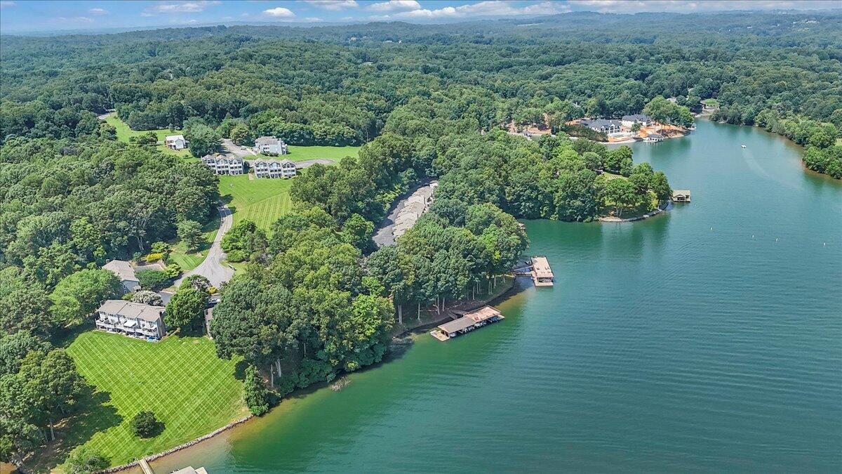 30 Windlass Pointe DR