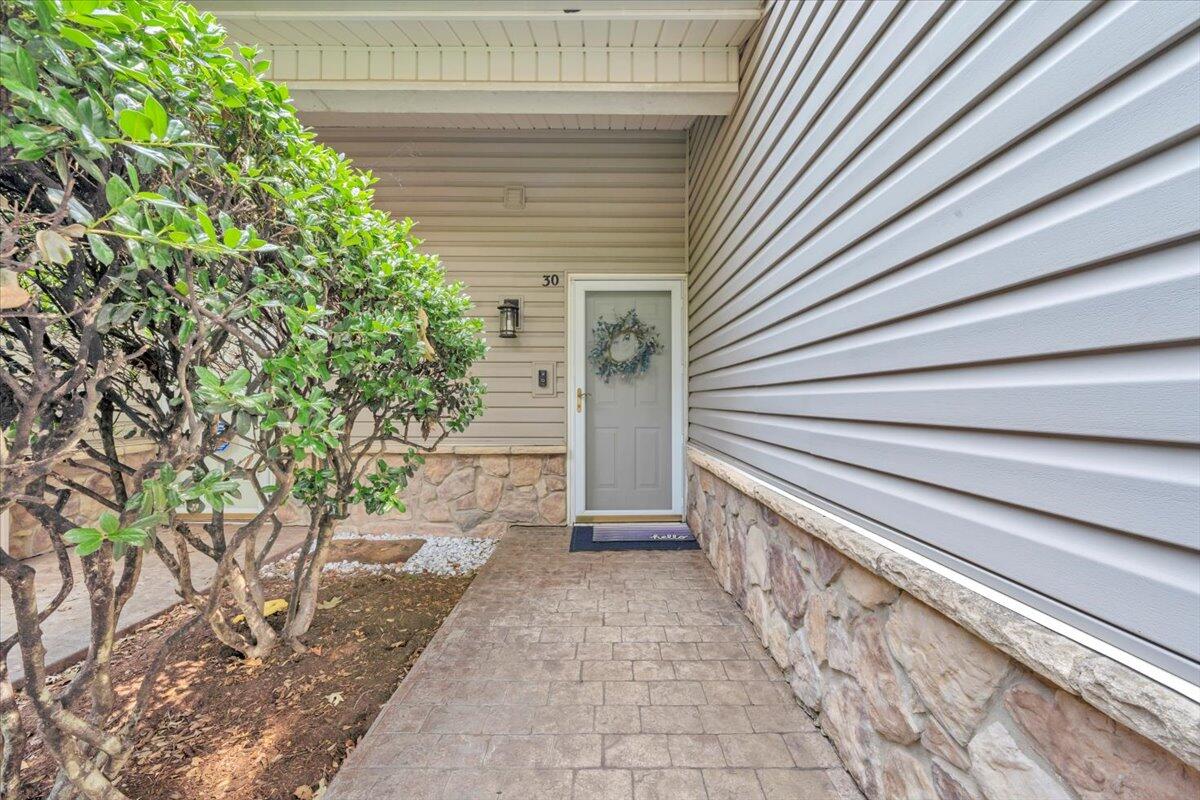 30 Windlass Pointe DR