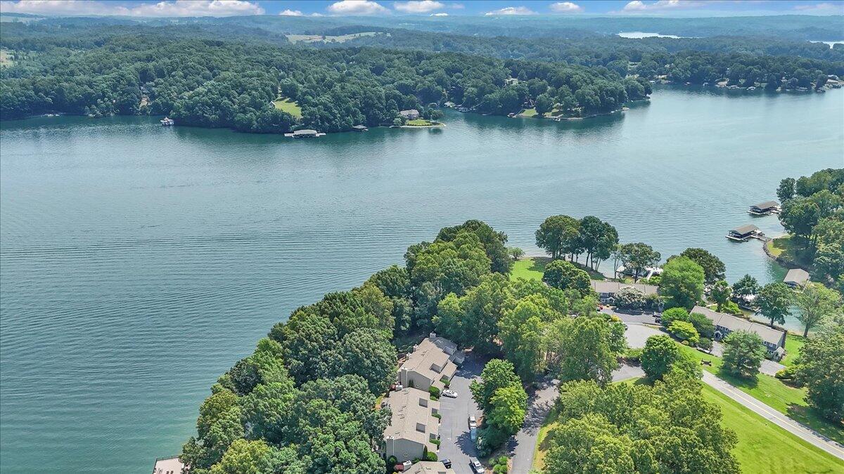 30 Windlass Pointe DR