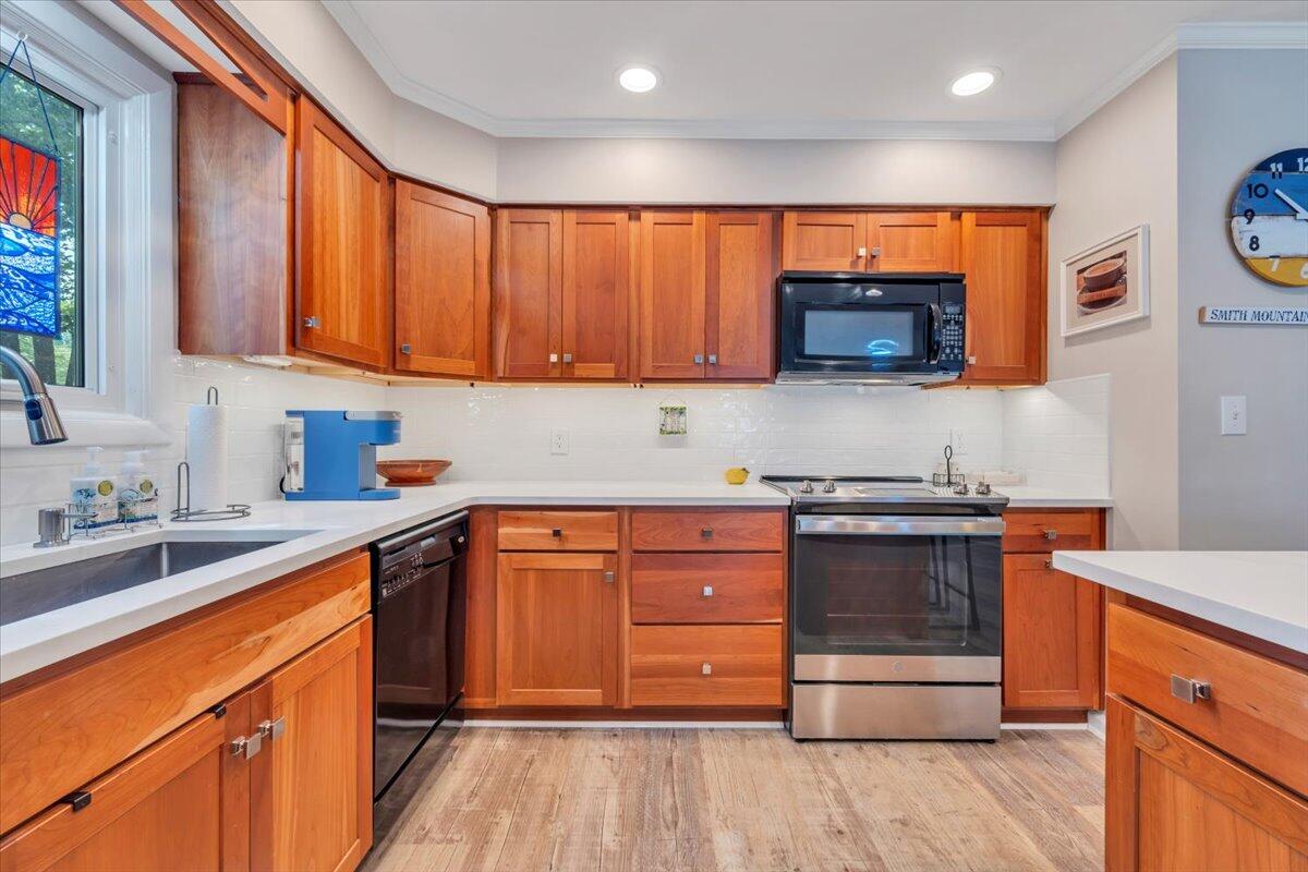 30 Windlass Pointe DR