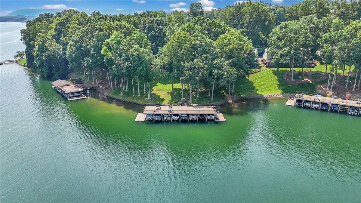 30 Windlass Pointe DR