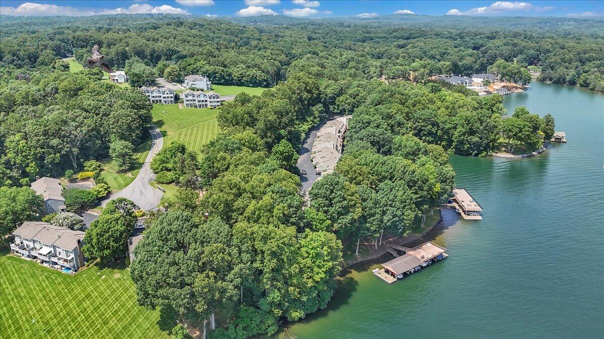 30 Windlass Pointe DR