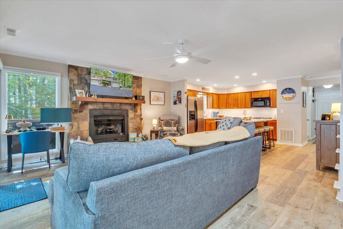 30 Windlass Pointe DR