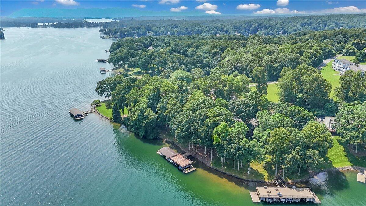 30 Windlass Pointe DR