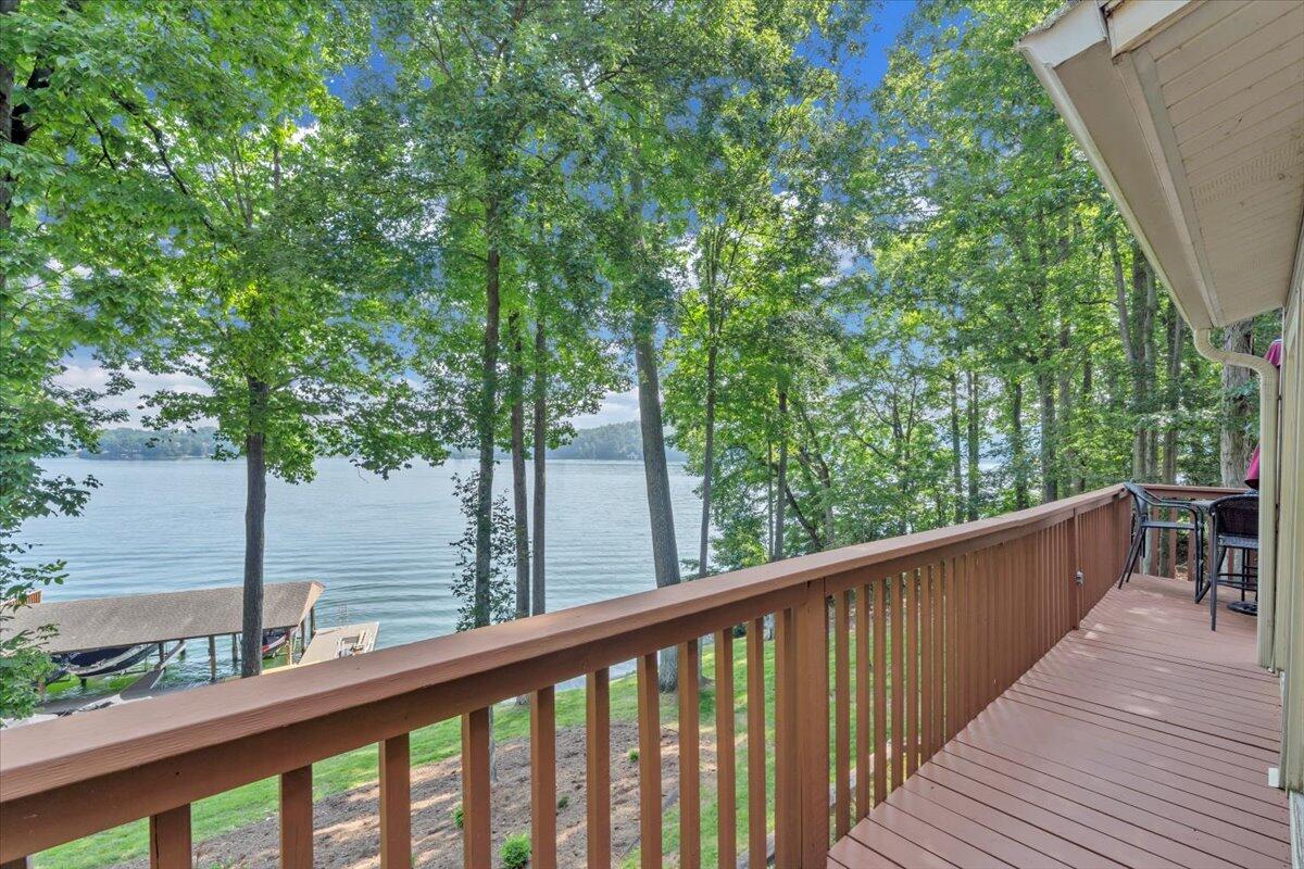 30 Windlass Pointe DR
