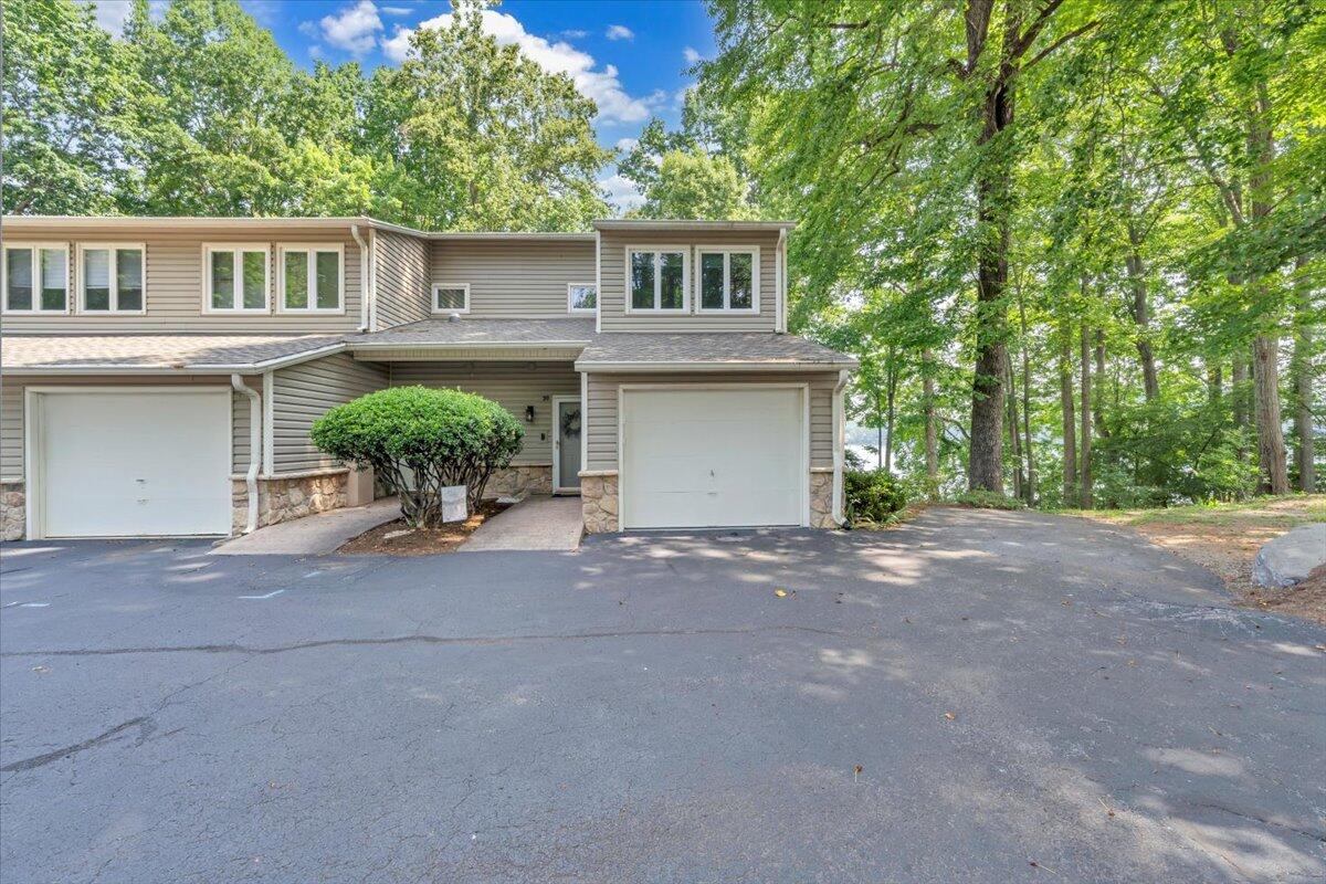 30 Windlass Pointe DR