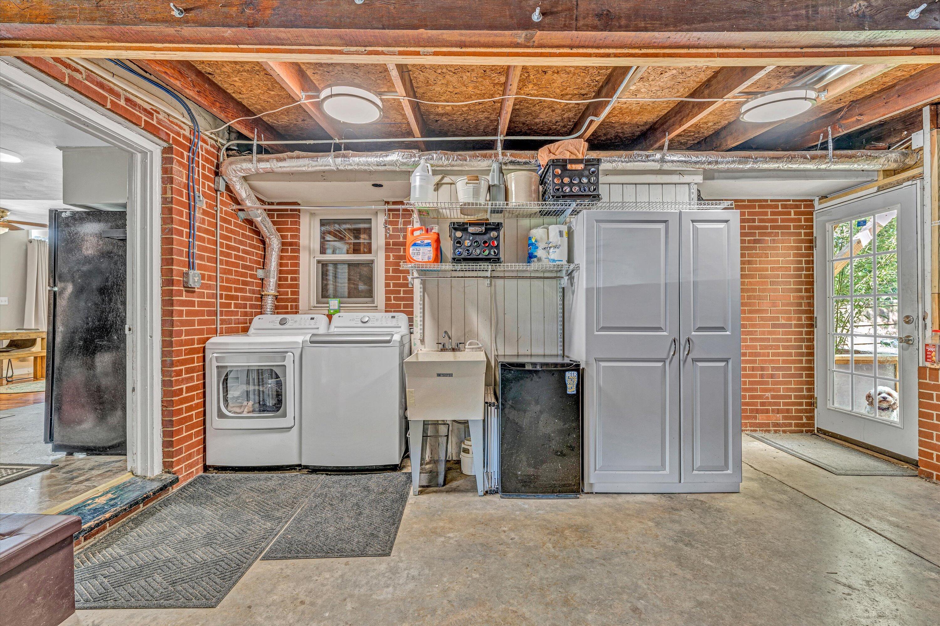 705 Hugh AVE