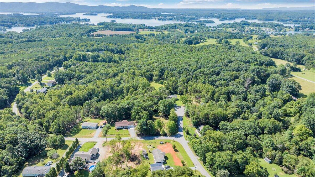 95 Stripers Landing RD